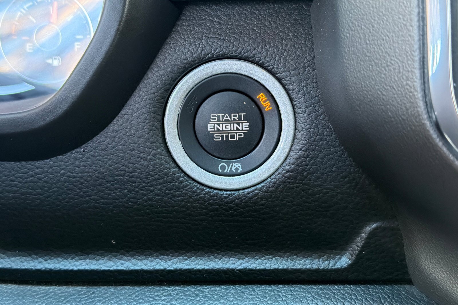 Used 2025 RAM 1500 Laramie image 22