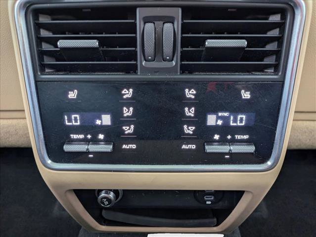 Used 2021 Porsche Cayenne Coupe AWD/4WD image 18