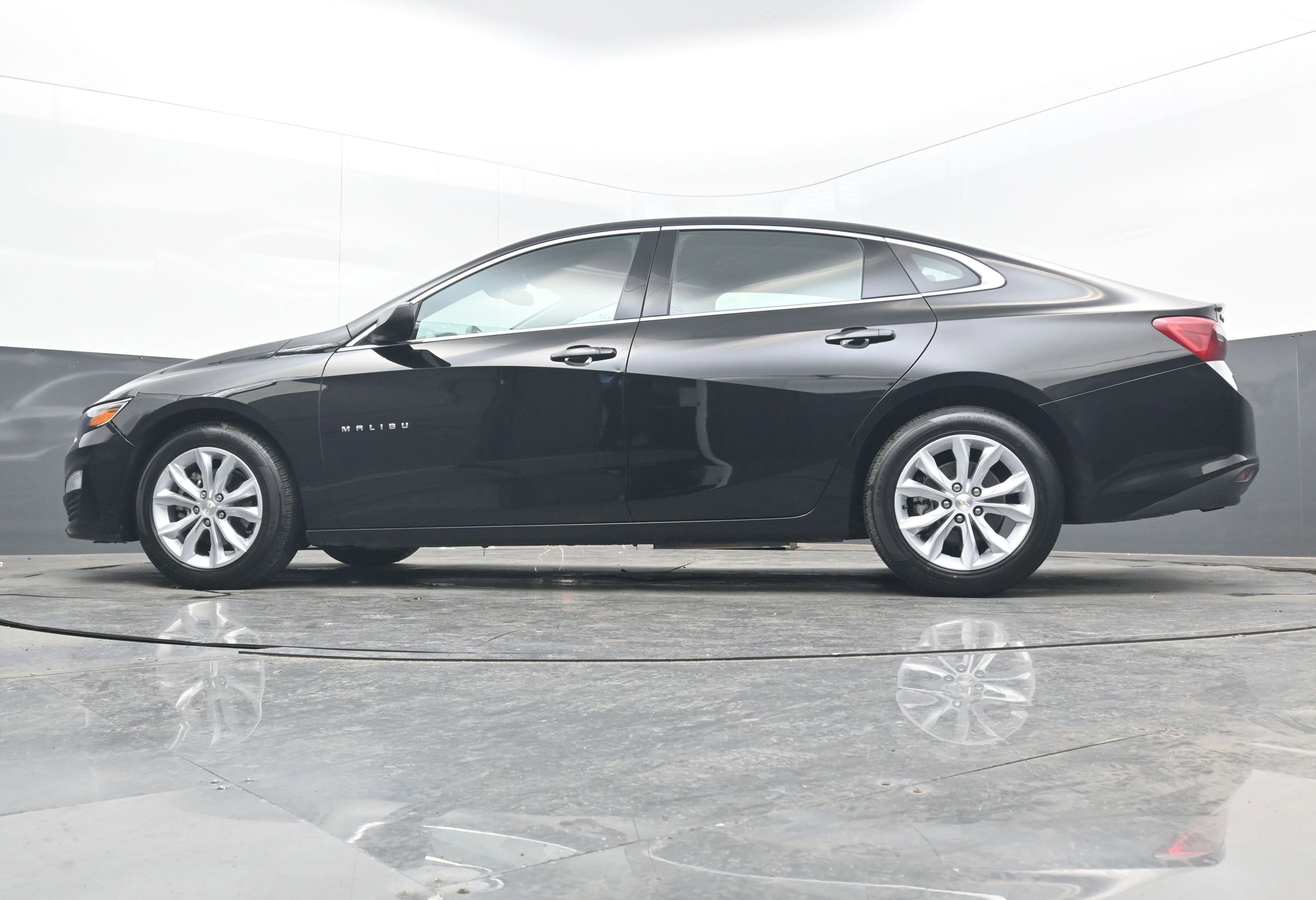 Used 2024 Chevrolet Malibu LT image 26