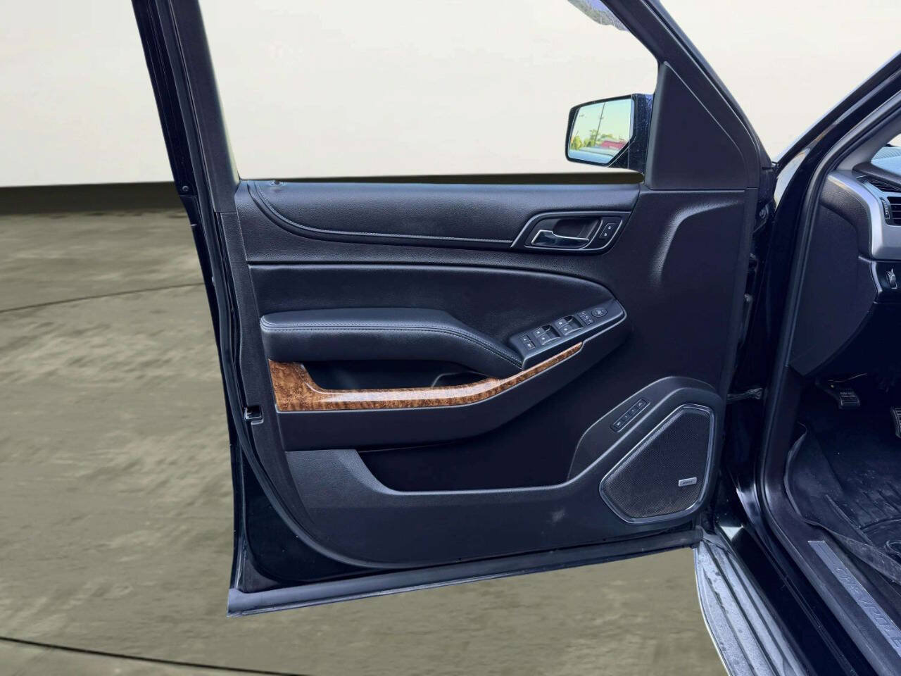 Used 2015 Chevrolet Suburban LTZ AWD/4WD image 13
