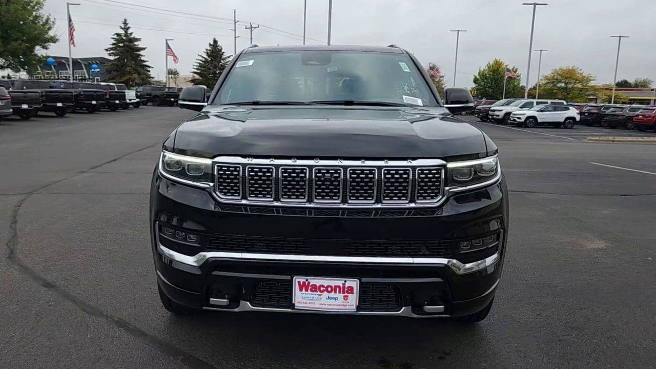 New 2023 Jeep Grand Wagoneer Series III w/ HD Trailer Tow Package AWD/4WD image 3