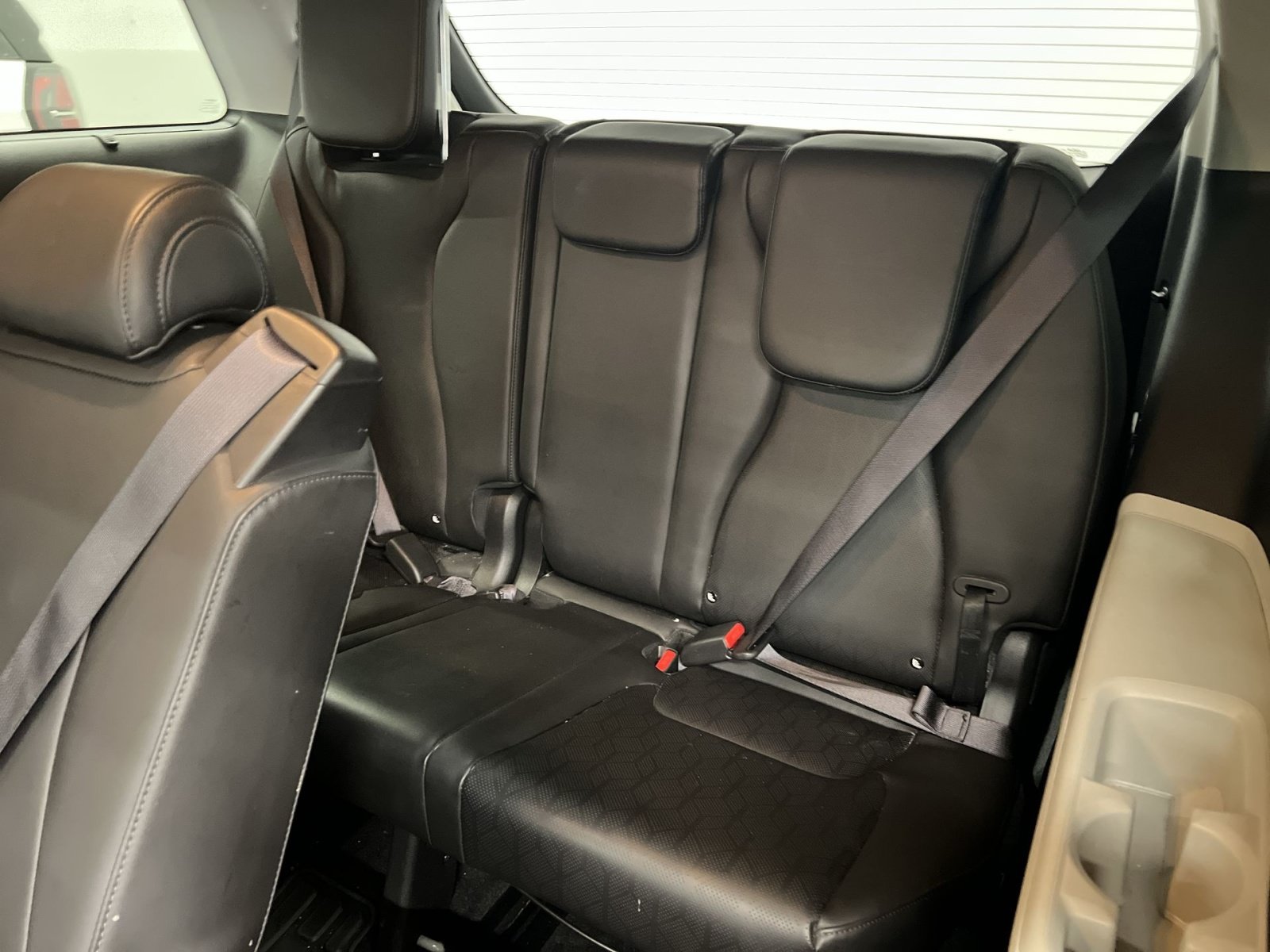 Used 2022 Kia Carnival EX FWD image 21