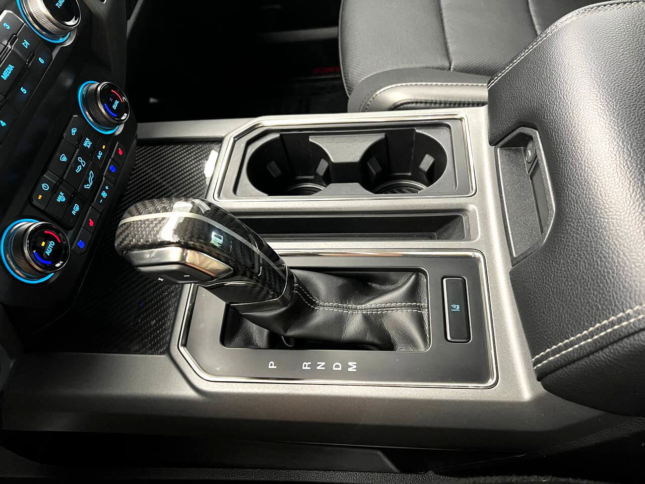 Used 2019 Ford F150 Raptor w/ Equipment Group 802A Luxury image 22