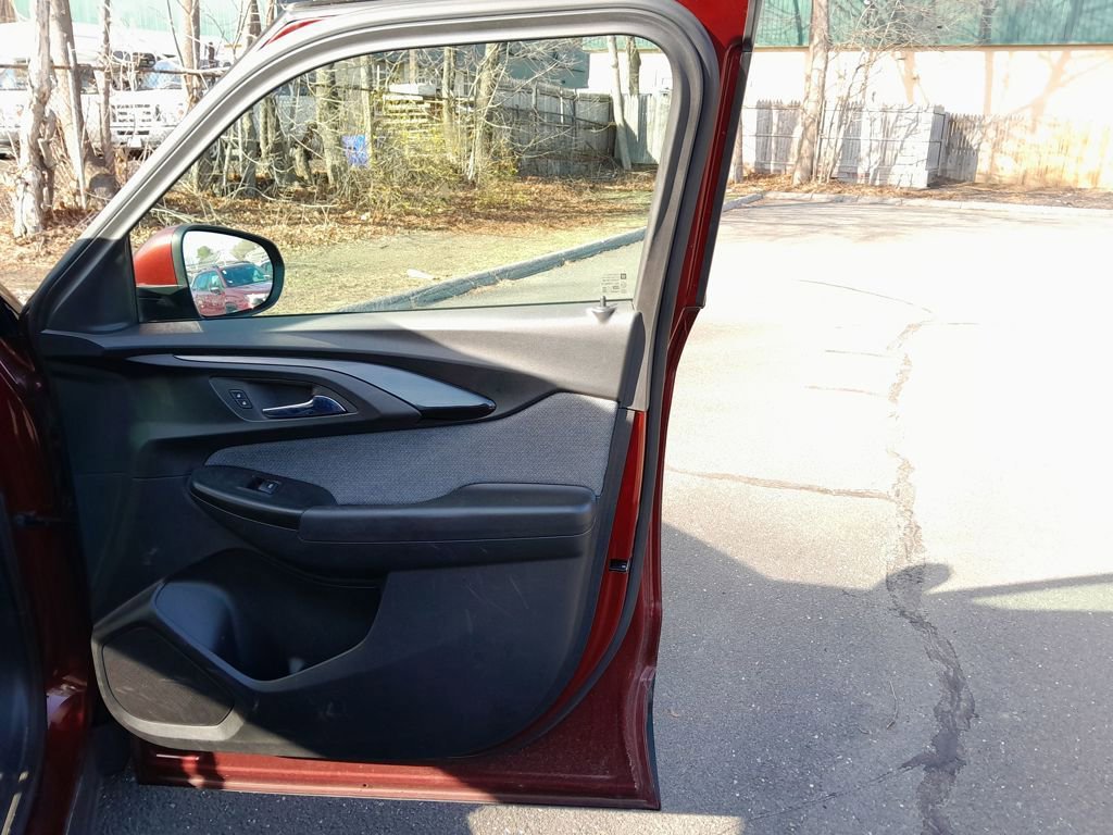 Used 2022 Chevrolet TrailBlazer LT image 35