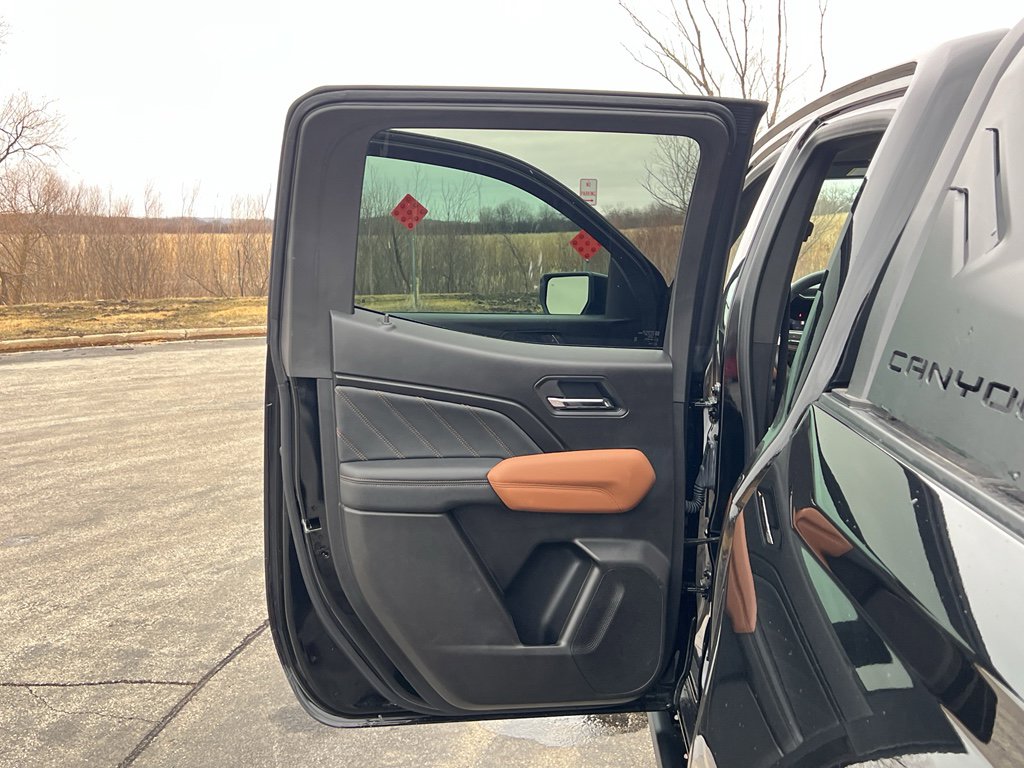 Used 2025 GMC Canyon AT4 w/ Nightfall Edition image 35