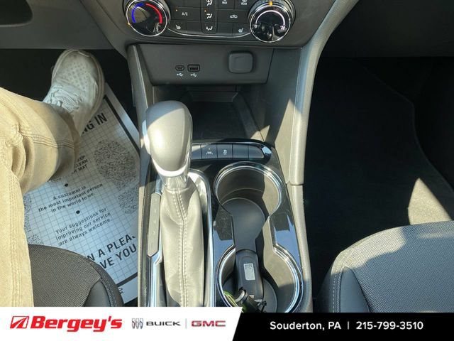Used 2024 Buick Encore GX Preferred w/ Comfort Package FWD image 18