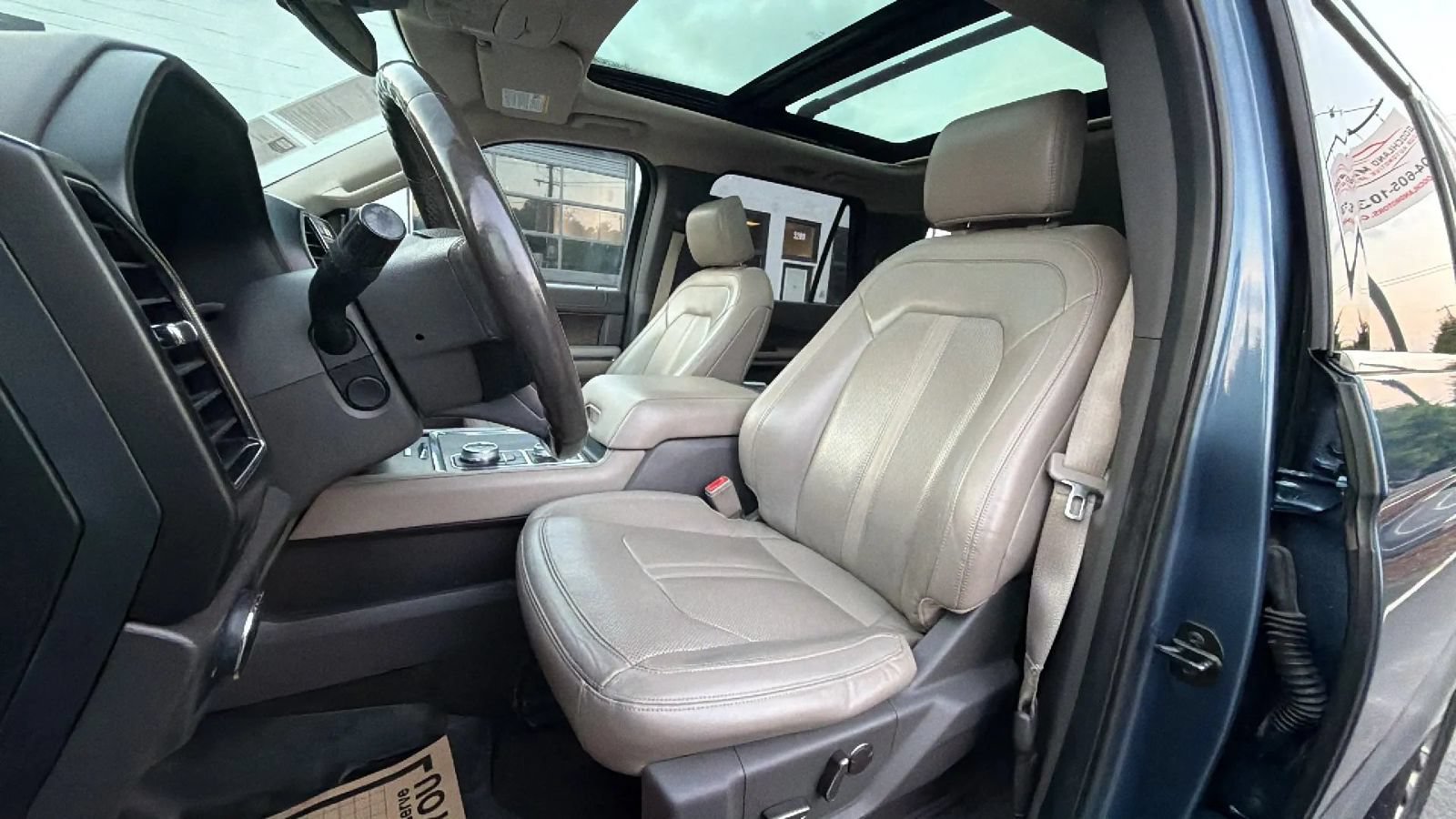 Used 2018 Ford Expedition Limited w/ Equipment Group 301A AWD/4WD image 20