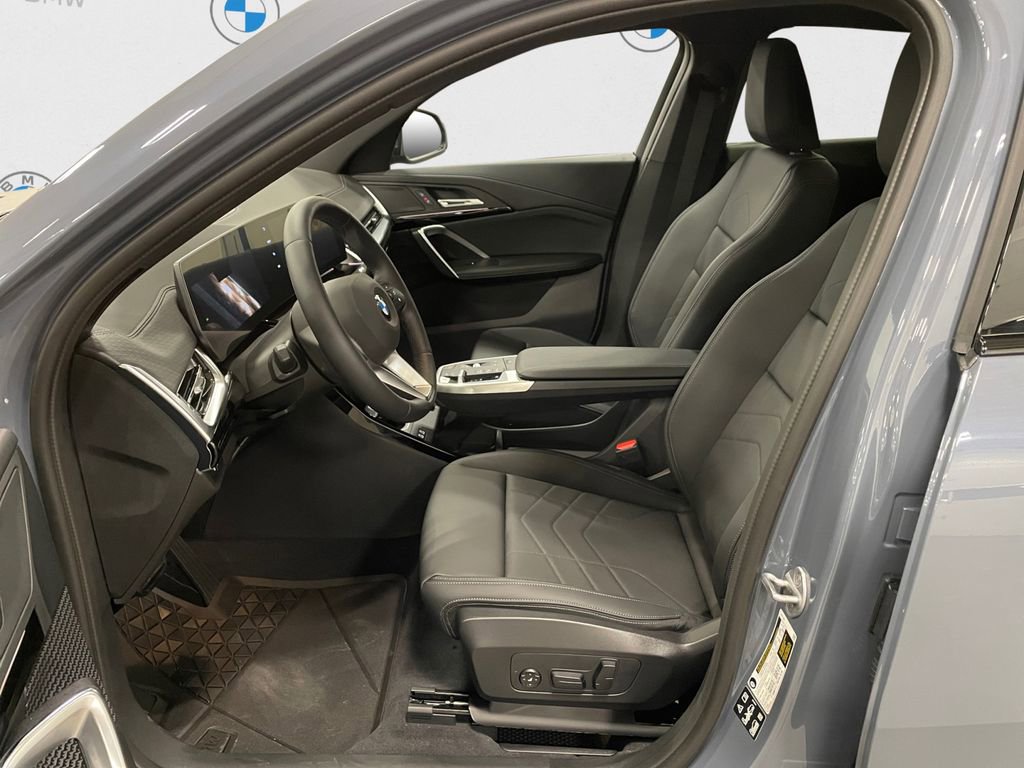 New 2025 BMW X2 xDrive28i w/ Technology Package image 9