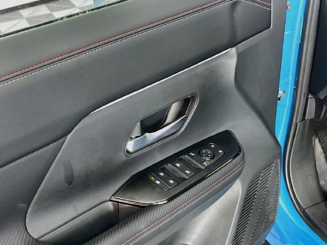New 2027 Nissan Kicks SR FWD image 17
