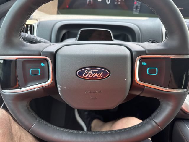 Used 2025 Ford Expedition Active AWD/4WD image 27