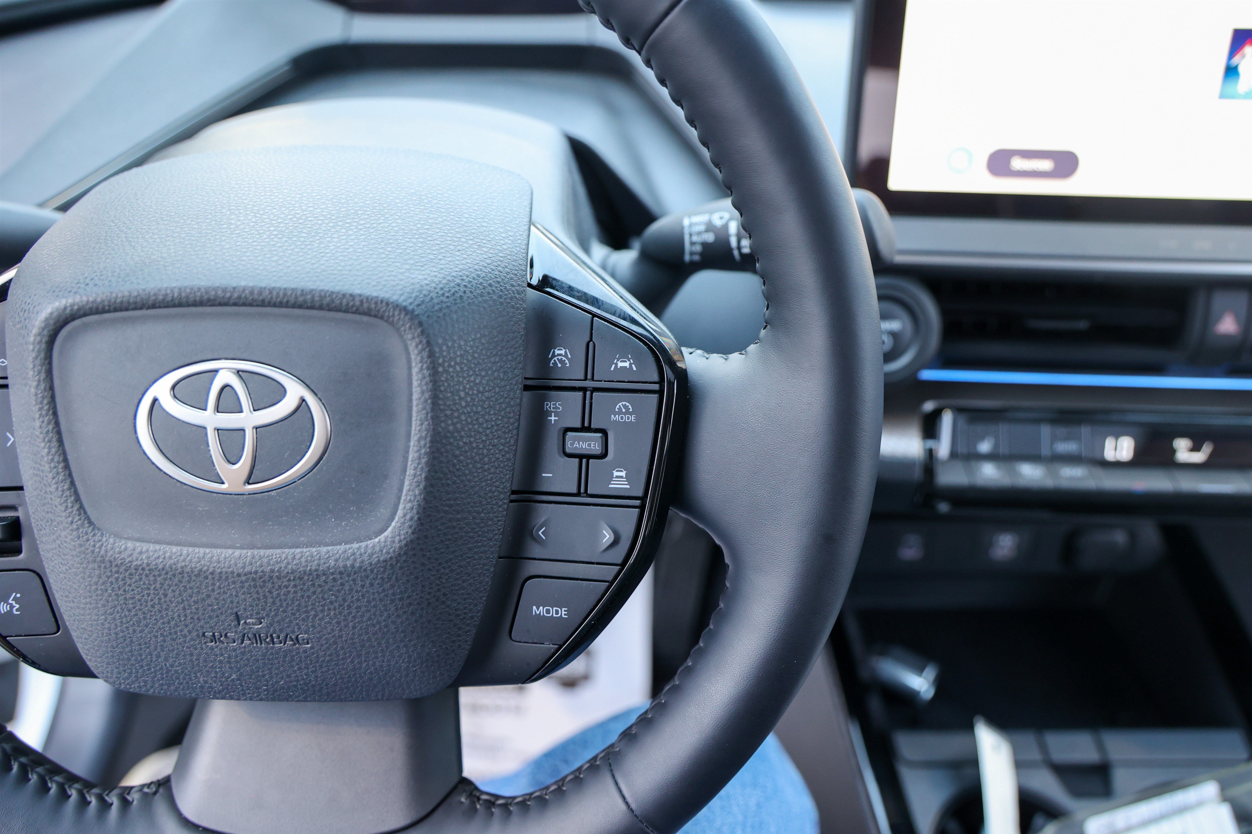 Used 2023 Toyota Prius XLE FWD image 19