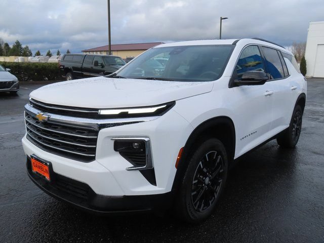 Used 2025 Chevrolet Traverse LT w/ Sun and Wheel Package AWD/4WD image 3