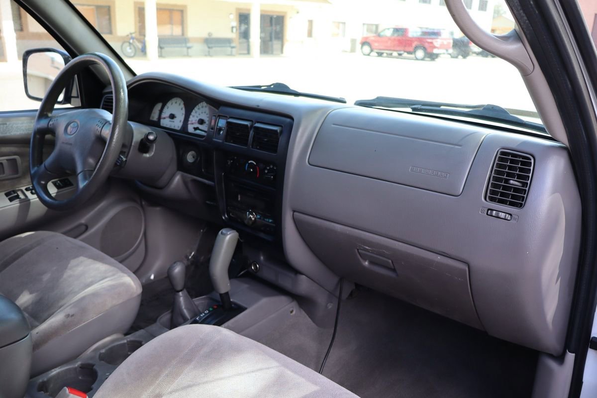 Used 2001 Toyota Tacoma 4x4 Xtracab V6 image 17
