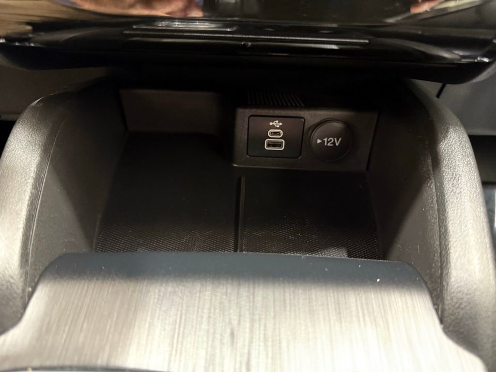 New 2024 Ford Escape SE image 38