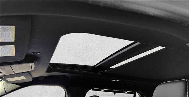 Used 2022 Ford Explorer ST image 11