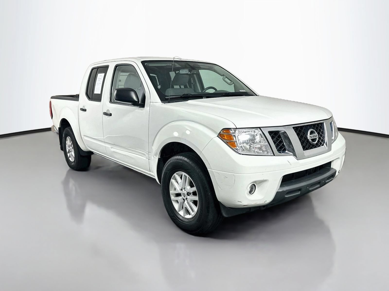 Used 2017 Nissan Frontier SV w/ SV Value Truck Package AWD/4WD image 1