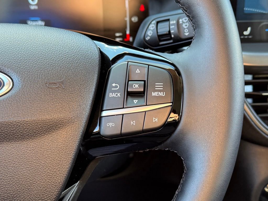 Used 2023 Ford Escape SE image 11