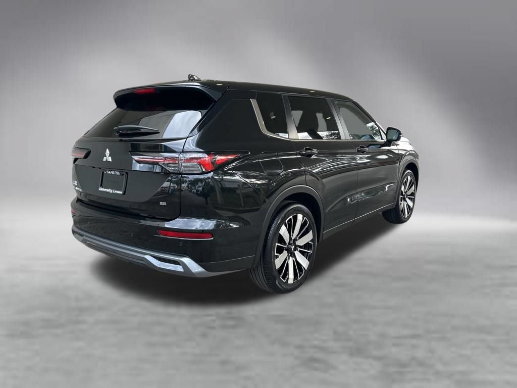 New 2026 Mitsubishi Outlander SE FWD image 3