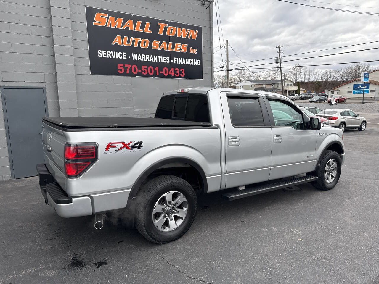 Used 2014 Ford F150 FX4 w/ Equipment Group 402A Luxury image 7