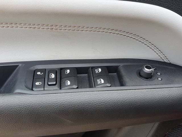 Certified 2025 Jeep Compass Limited AWD/4WD image 6