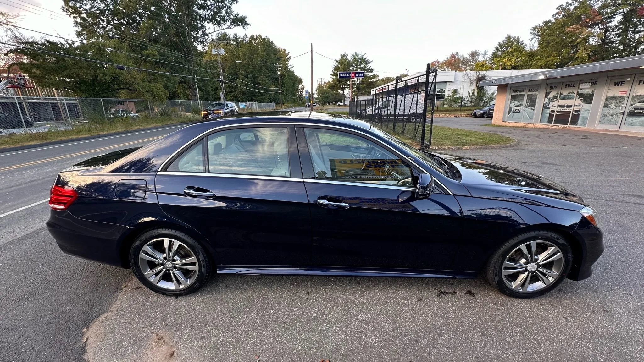 Used 2016 Mercedes-Benz E 350 4MATIC Sedan image 4