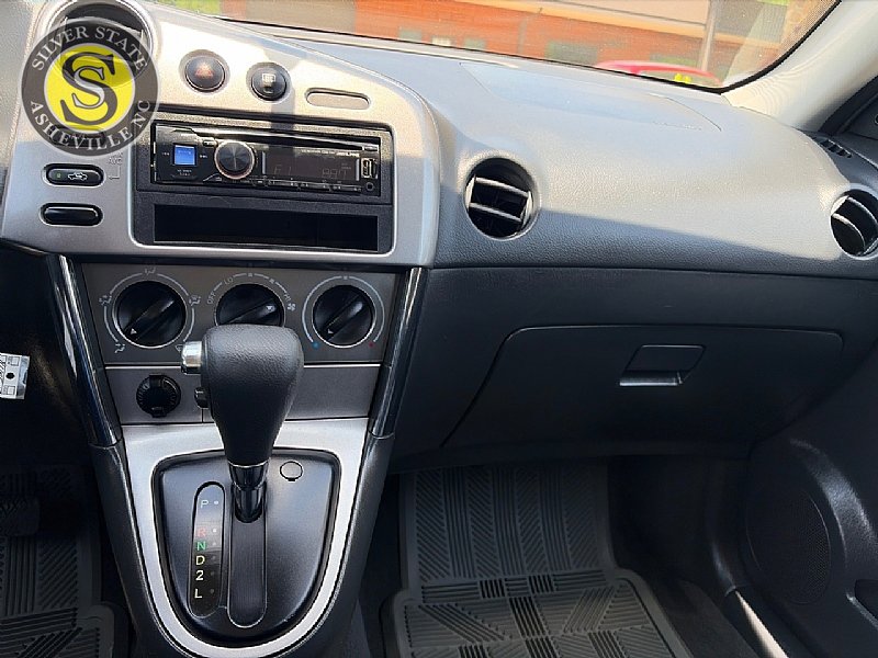 Used 2004 Toyota Matrix FWD image 21