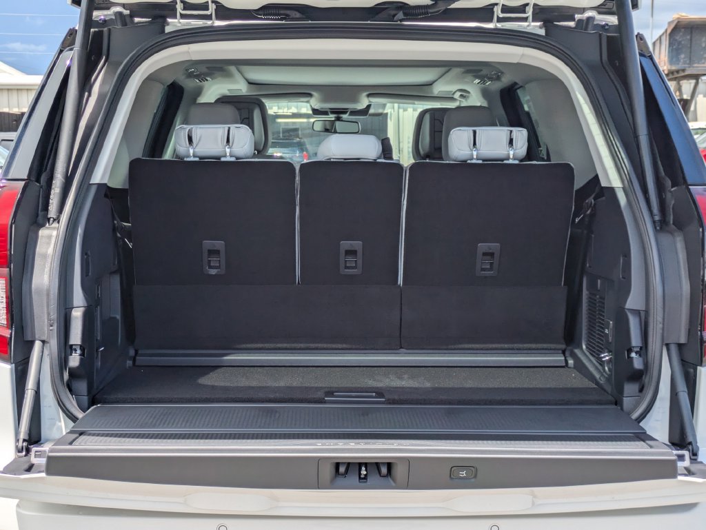 New 2027 Ford Expedition Platinum w/ Driver's Package RWD image 13
