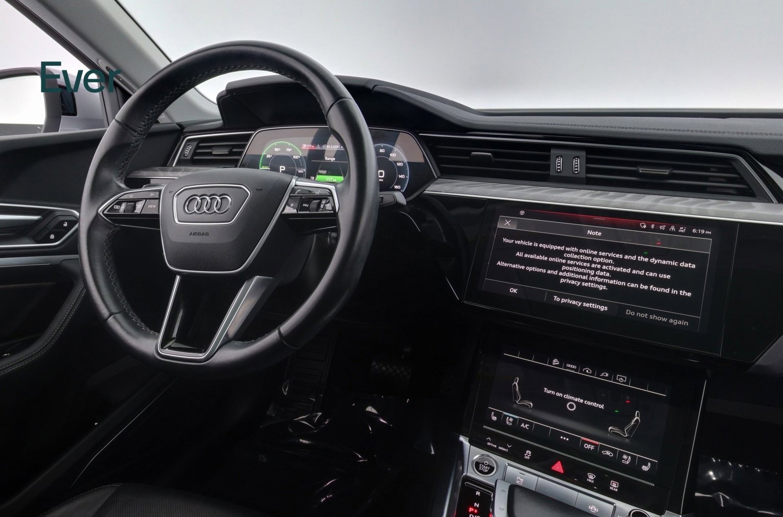 Used 2022 Audi e-tron Premium Plus image 22
