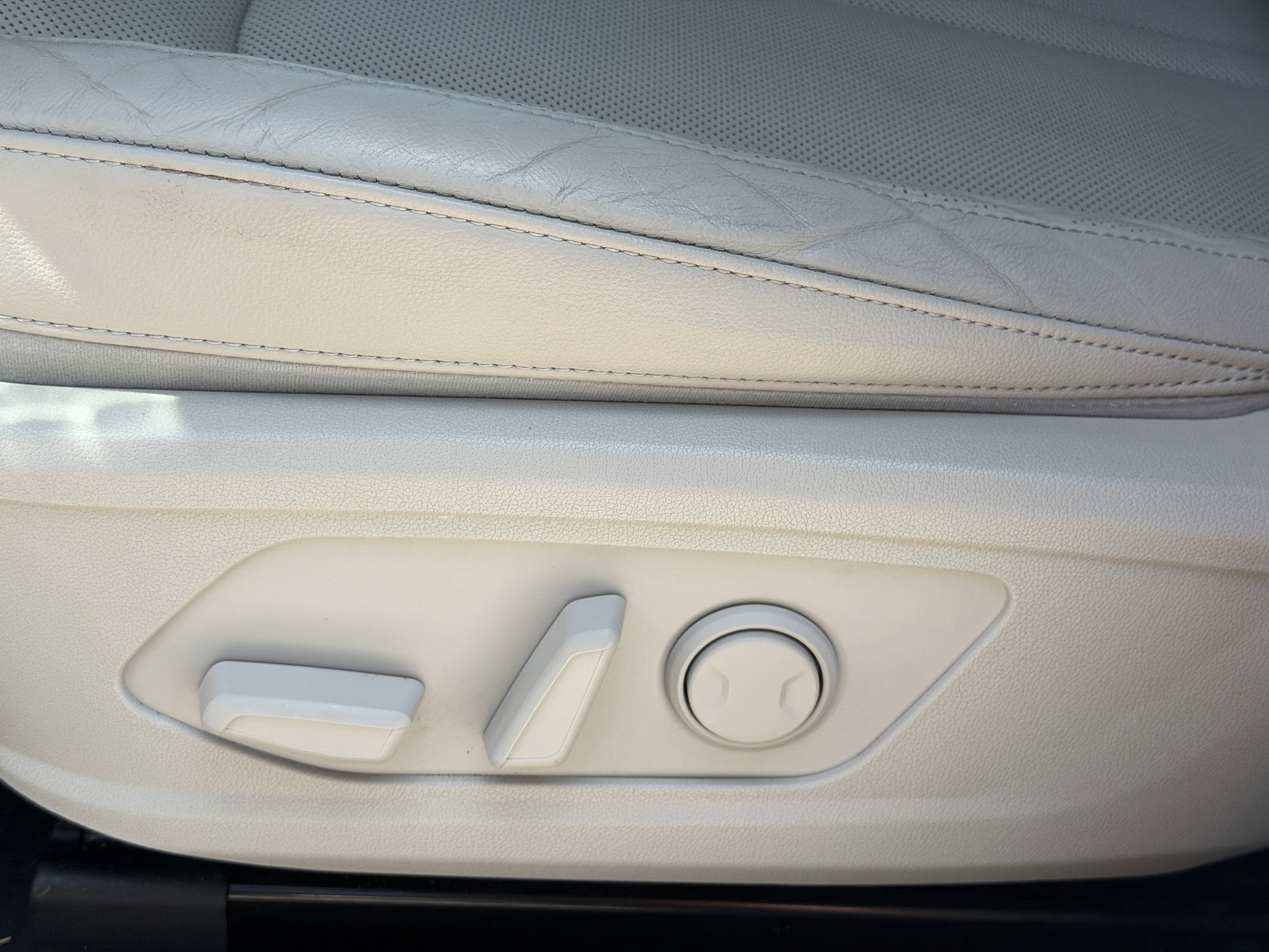 Used 2025 Cadillac CT5 Premium Luxury RWD image 34