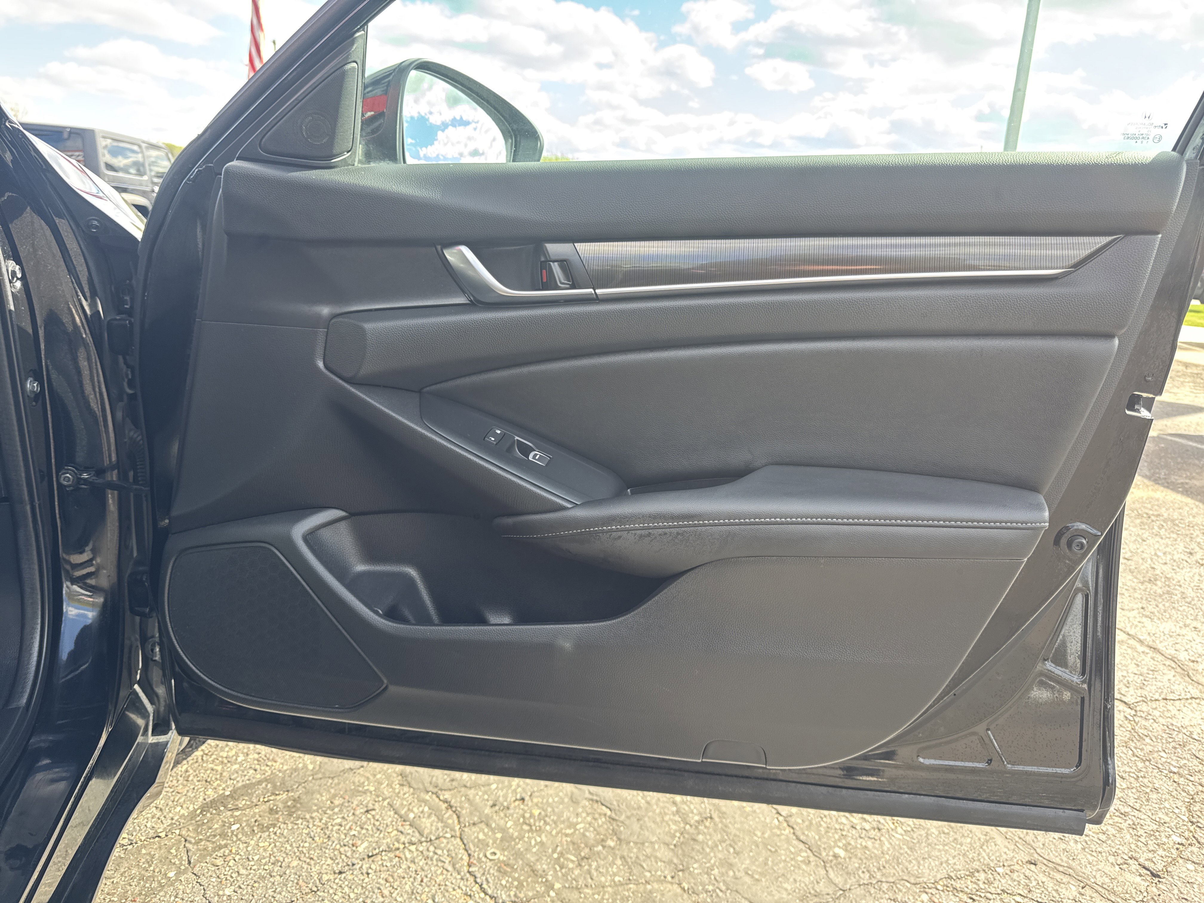 Used 2019 Honda Accord Sport image 25