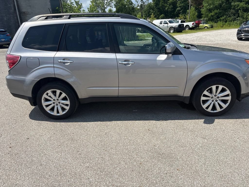 Used 2011 Subaru Forester 2.5X Premium w/ All-Weather Pkg AWD/4WD image 5