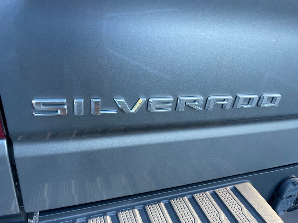 Certified 2019 Chevrolet Silverado 1500 LTZ w/ LTZ Convenience Package AWD/4WD image 17