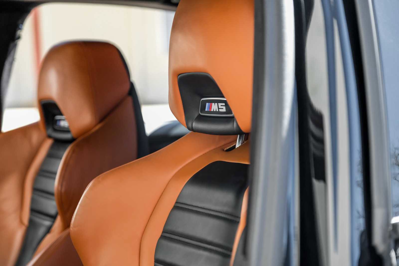 Used 2023 BMW M5 image 31