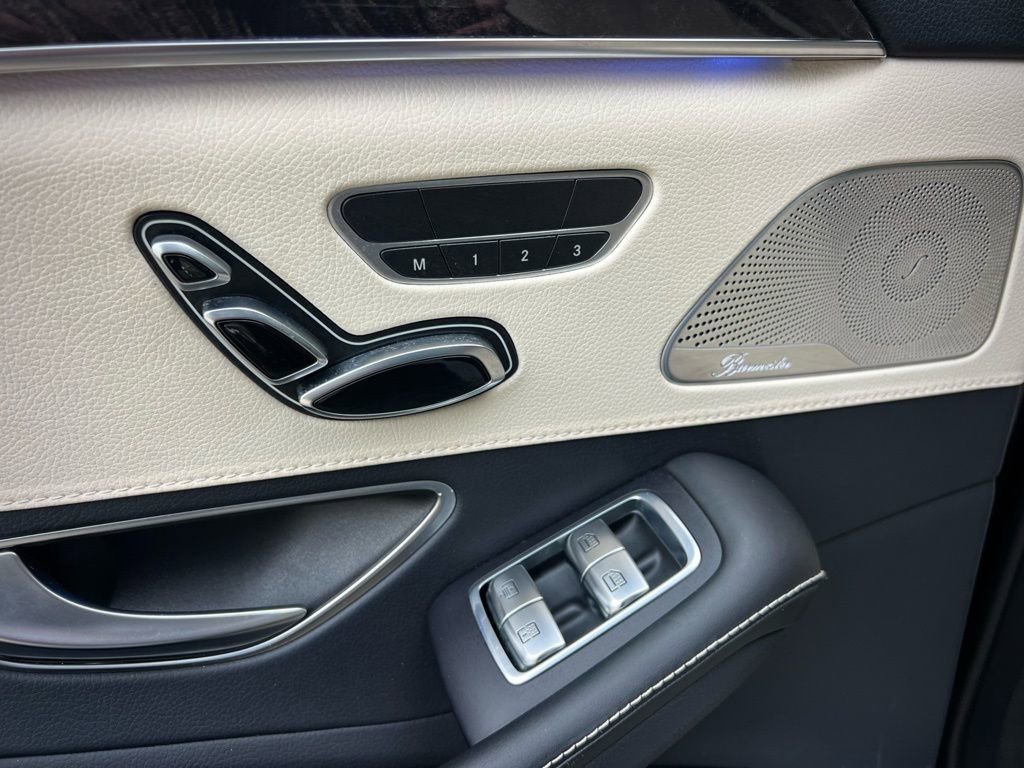 Used 2018 Mercedes-Benz S 560 Sedan image 25