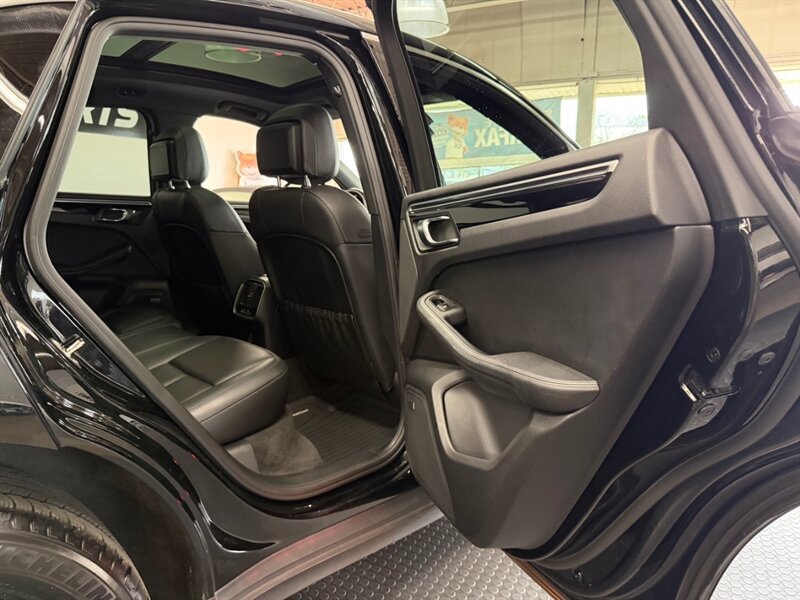 Used 2019 Porsche Macan S AWD/4WD image 35