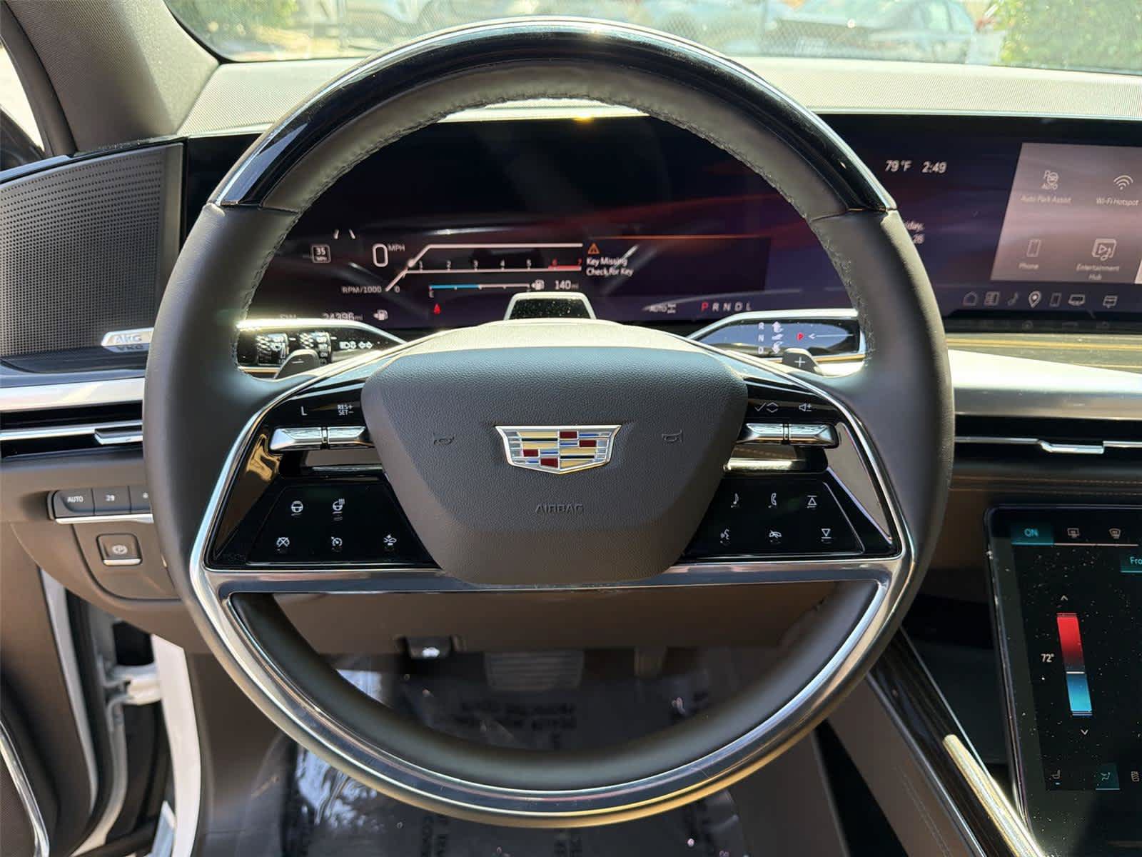 Used 2025 Cadillac Escalade ESV Premium Luxury AWD/4WD image 16