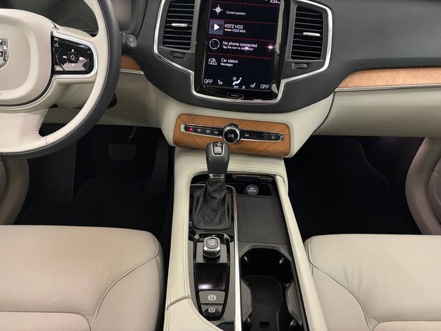 Used 2022 Volvo XC90 T5 Momentum image 21