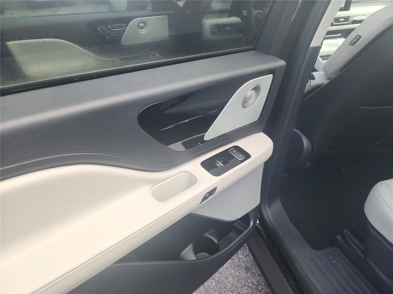 New 2026 Lincoln Aviator Reserve AWD/4WD image 17