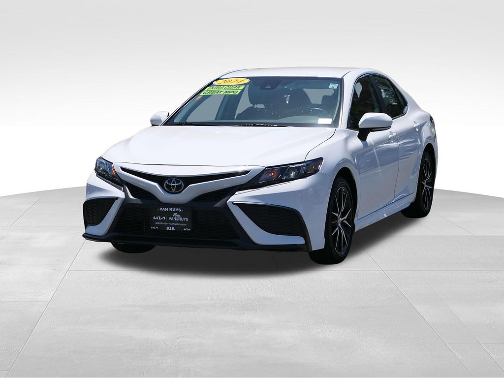 Used 2024 Toyota Camry SE FWD image 7