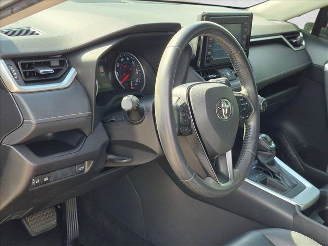 Used 2019 Toyota RAV4 XLE Premium FWD image 9