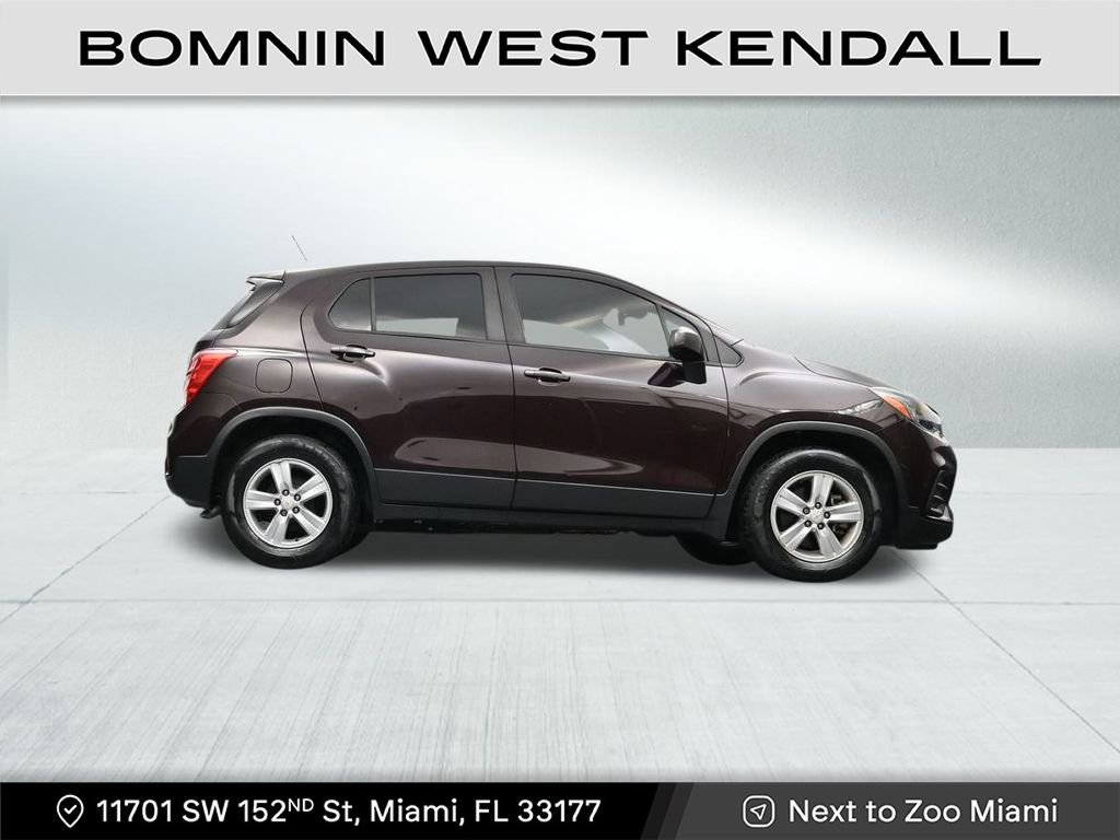 Used 2021 Chevrolet Trax LS image 25