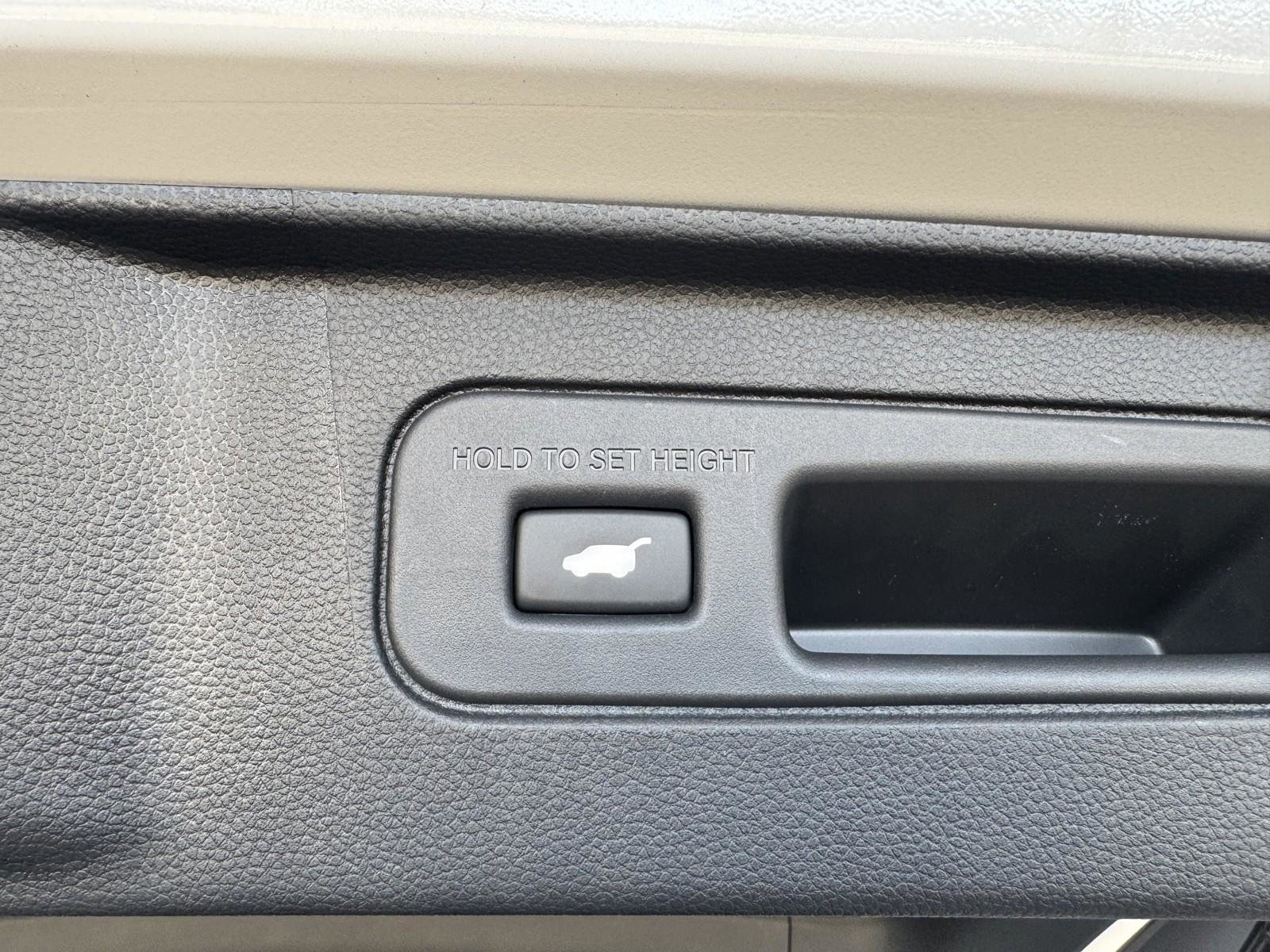 Used 2025 Honda Pilot Touring image 33