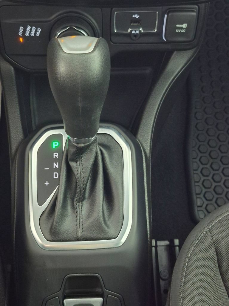 Used 2023 Jeep Renegade Latitude w/ Premium Group AWD/4WD image 25