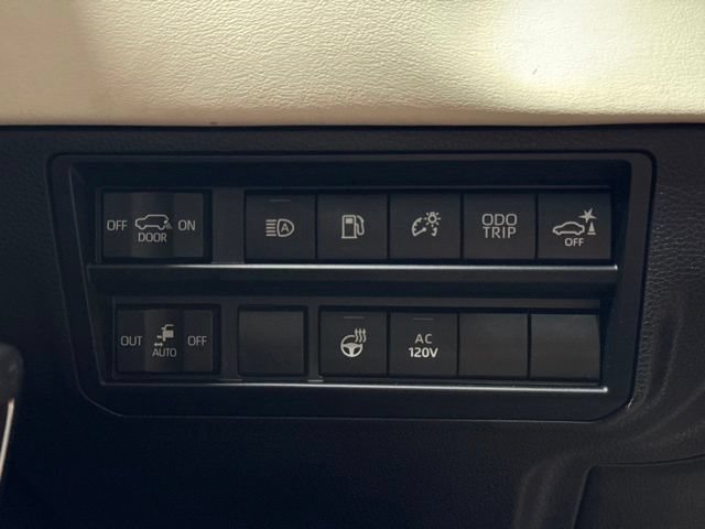Used 2023 Toyota Sequoia Capstone AWD/4WD image 9