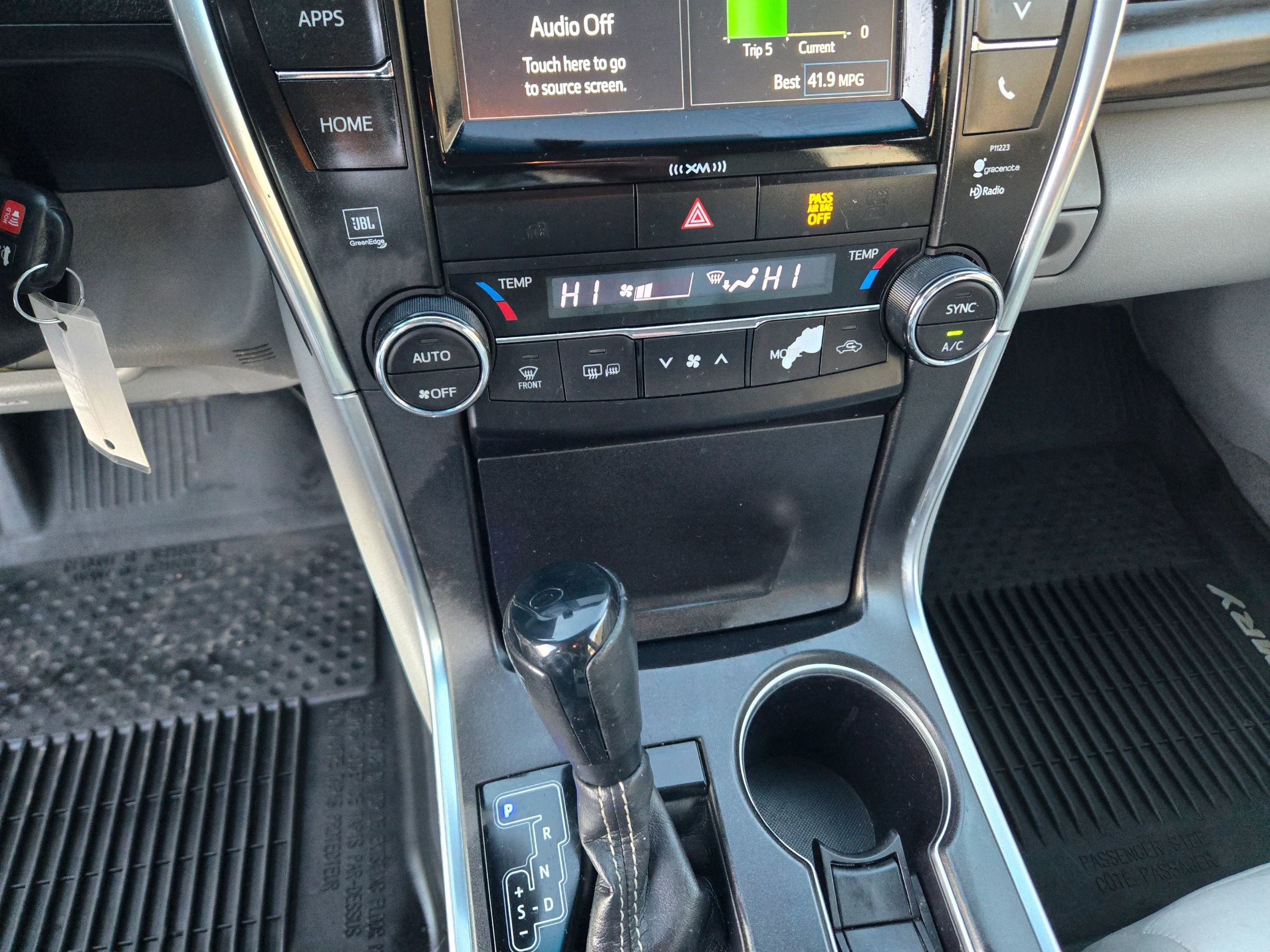 Used 2017 Toyota Camry XLE image 41