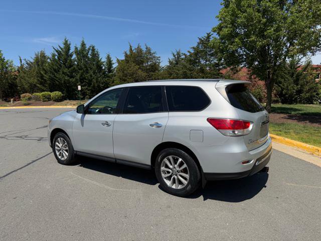 Used 2014 Nissan Pathfinder S image 3