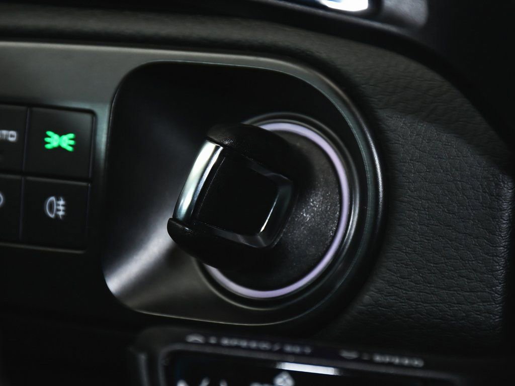 Used 2022 Porsche Cayenne Coupe image 31