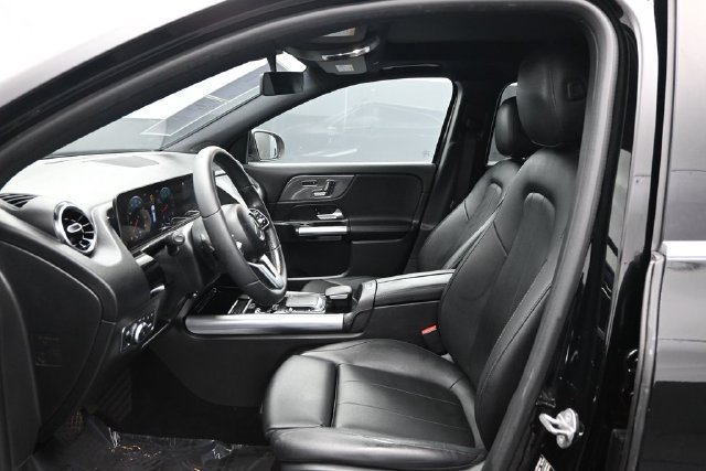 Used 2021 Mercedes-Benz GLA 250 4MATIC w/ Premium Package image 7