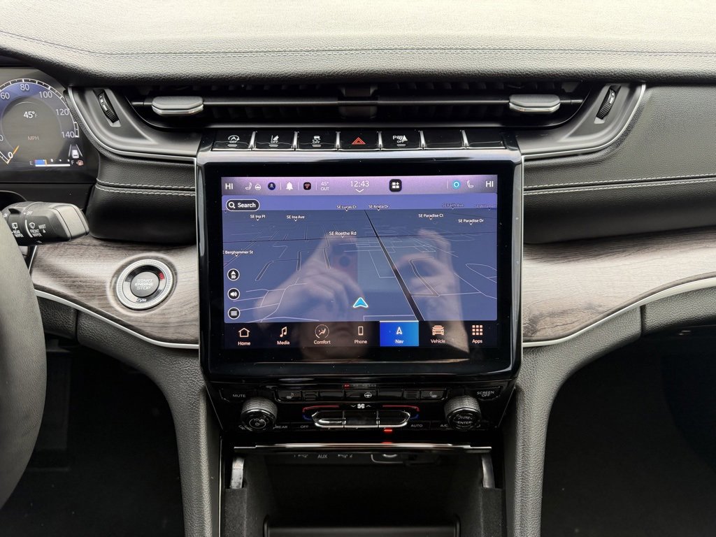 Used 2023 Jeep Grand Cherokee Limited image 22