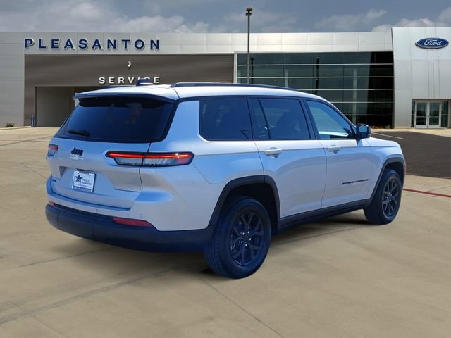 Used 2024 Jeep Grand Cherokee L Laredo image 5